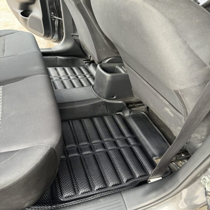 PISO 5D NISSAN VERSA 2021-2025 PVC - Imagen 4