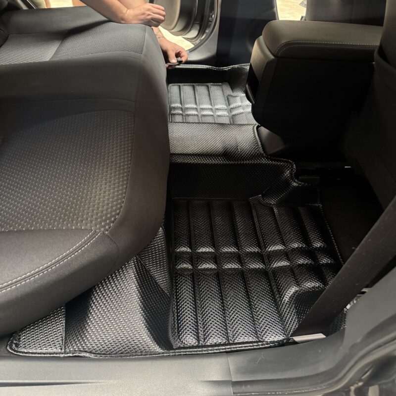 PISO 5D TOYOTA YARIS 2023-2024 PVC - Imagen 4
